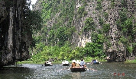 Tam Coc ជារម្មណីដ្ឋានមួយដ៏ស្រស់ស្អាតដែលមានមនុស្សតិចតួចណាស់ស្គាល់ដល់ - ảnh 3